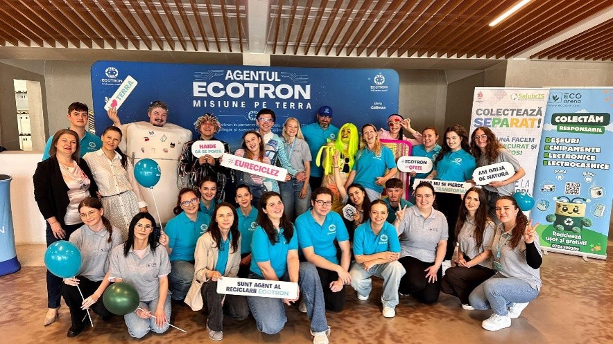 Voluntari ECOarena și echipa Agentul Ecotron la Ziua Mediului Iași 2026