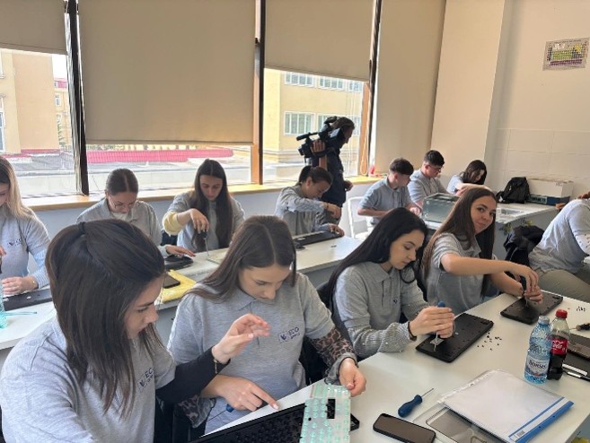 Studenți licență și masterat USV Iași la workshopul EcoArena LAB DEEE